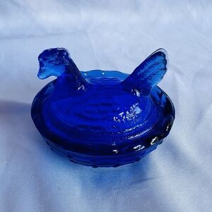 Hen on Nest Dish Mini Cobalt Blue Pressed Glass VTG unmarked EUC